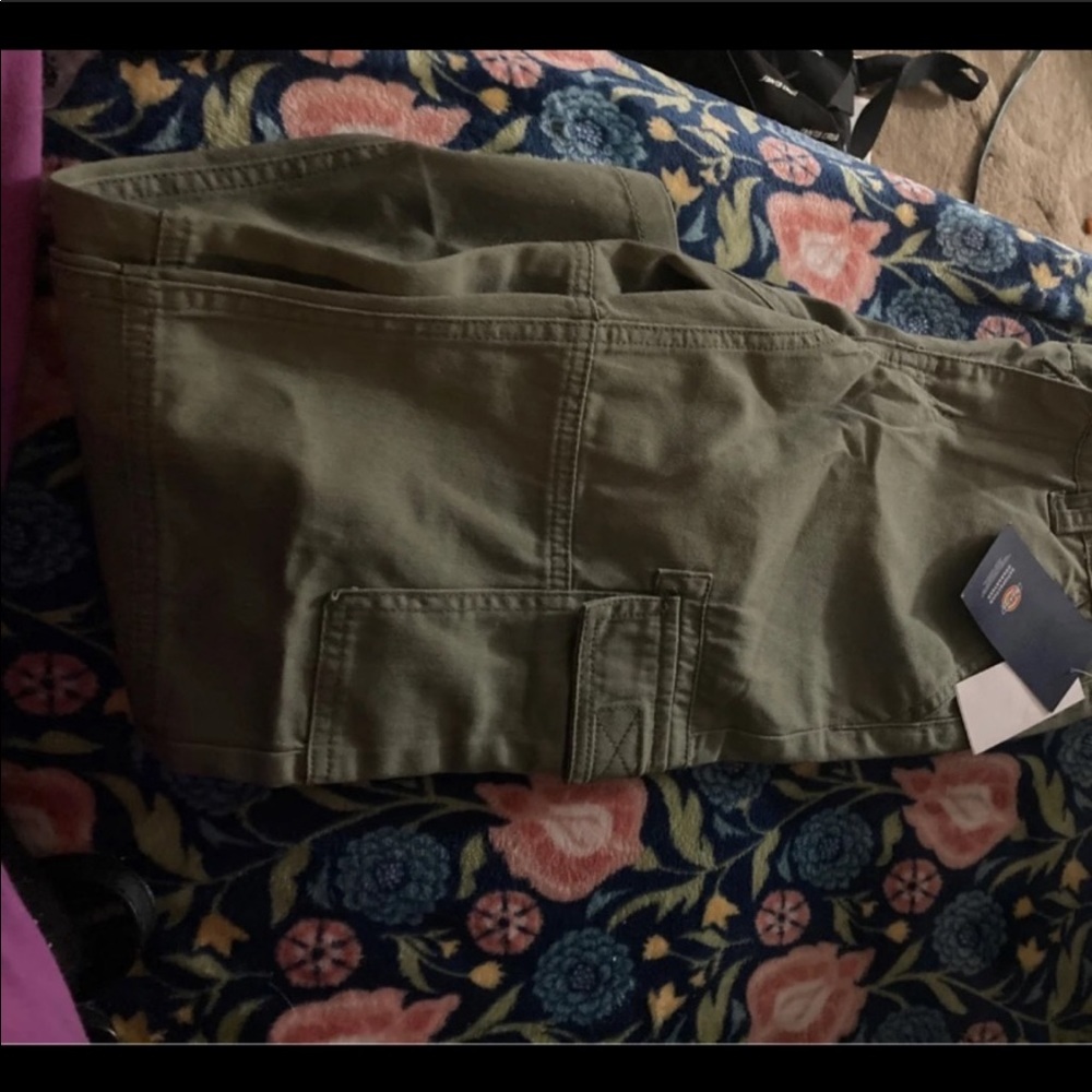 Cargo Dickies boys size 8 Green